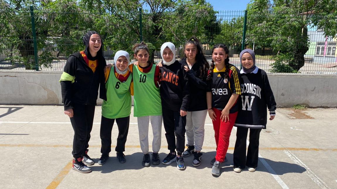 Futsal Turnuvası Şampiyon Takımlarımızı Kutluyoruz. 6/A - 8/E - 8/A